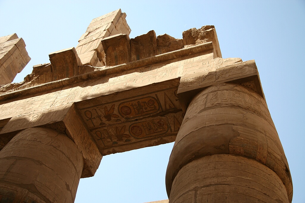 Preserved original color of the decoration at the top of the Great Hypostyle Hall